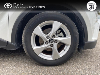 Photo 16 du bon plan TOYOTA C-HR 122h Dynamic 2WD E-CVT  MC19 occasion à 17990 €