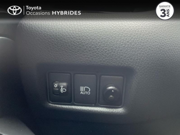 Photo 21 du bon plan TOYOTA C-HR 122h Dynamic 2WD E-CVT  MC19 occasion à 17990 €