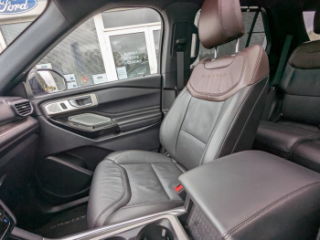 Photo 33 du bon plan FORD Explorer 3.0 EcoBoost 457ch Parallel PHEV Platinum i-AWD BVA10 25cv occasion à 76423 €