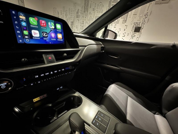 Photo 20 du bon plan LEXUS UX 300h F SPORT Design 2WD occasion à 31900 €