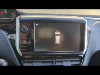 Photo 15 du bon plan PEUGEOT 208 1.2 PureTech 82ch Style 5p occasion à 6990 €