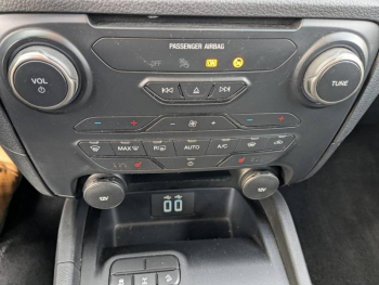 Photo 16 du bon plan FORD Ranger VUL 2.0 TDCi 213ch Double Cabine Raptor BVA10 occasion à 39990 €