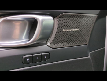 Photo 22 du bon plan VOLVO XC40 B3 163ch Plus DCT 7 occasion à 37490 €