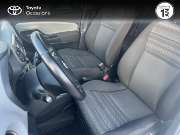 Photo 11 du bon plan TOYOTA Yaris 100 VVT-i Dynamic 5p occasion à 10990 €