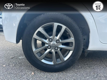 Photo 16 du bon plan TOYOTA Yaris 100 VVT-i Dynamic 5p occasion à 10990 €