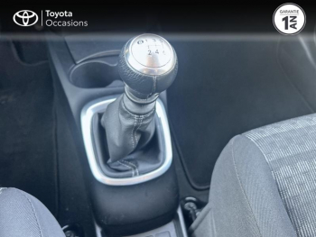 Photo 21 du bon plan TOYOTA Yaris 100 VVT-i Dynamic 5p occasion à 10990 €