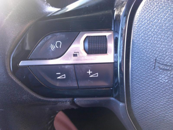 Photo 11 du bon plan PEUGEOT 208 1.2 PureTech 100ch S&S STYLE occasion à 12900 €