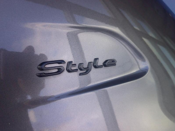 Photo 19 du bon plan PEUGEOT 208 1.2 PureTech 100ch S&S STYLE occasion à 12900 €