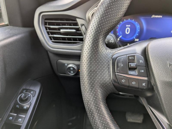 Photo 14 du bon plan FORD Kuga 2.5 Duratec 190ch FHEV E85 ST-Line BVA occasion à 25990 €