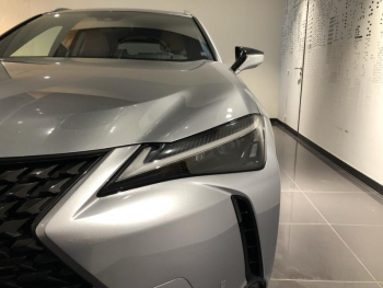 Photo 8 du bon plan LEXUS UX 250h Luxe 2WD Pack Technologie occasion à 33900 €
