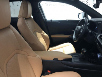 Photo 12 du bon plan LEXUS UX 250h Luxe 2WD Pack Technologie occasion à 33900 €