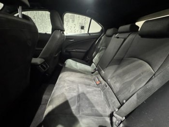 Photo 7 du bon plan LEXUS UX 250h 2WD Pack Business MY20 occasion à 21990 €