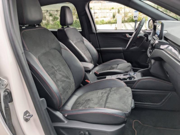 Photo 21 du bon plan FORD Kuga 2.5 Duratec 190ch FHEV E85 ST-Line X BVA occasion à 27400 €