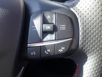 Photo 17 du bon plan FORD Fiesta 1.0 Flexifuel 95ch ST-Line 5p occasion à 17901 €