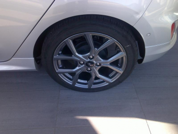 Photo 22 du bon plan FORD Fiesta 1.0 Flexifuel 95ch ST-Line 5p occasion à 17901 €