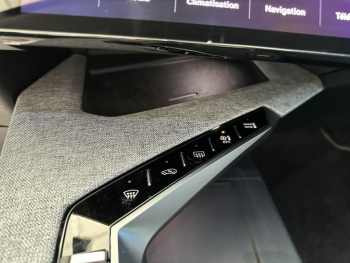 Photo 25 du bon plan PEUGEOT 3008 1.2 Hybrid 136ch GT e-DCS6 occasion à 31980 €