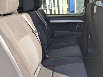 Photo 7 du bon plan TOYOTA ProAce VUL Long 2.0 D-4D 180 Cabine Approfondie Business BVA 24991.67? HT occasion à 29990 €