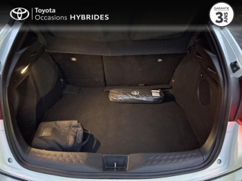 Photo 10 du bon plan TOYOTA C-HR 122h Collection 2WD E-CVT Cuir Alcantara occasion à 19990 €