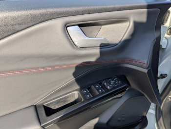 Photo 15 du bon plan FORD Puma 1.0 EcoBoost Hybrid 125ch ST-Line X S&S Powershift occasion à 24900 €