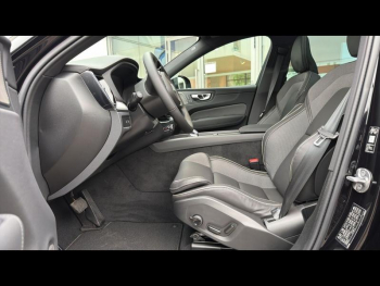 Photo 13 du bon plan VOLVO XC60 T6 Hybride Rechargeable 253 + 145ch Black Edition Geartronic 8 AWD occasion à 71890 €