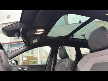 Photo 14 du bon plan VOLVO XC60 T6 Hybride Rechargeable 253 + 145ch Black Edition Geartronic 8 AWD occasion à 71890 €
