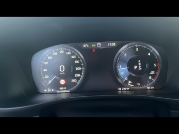 Photo 15 du bon plan VOLVO XC40 D3 AdBlue 150ch Business Geartronic 8 occasion à 24900 €