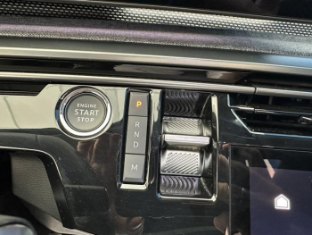 Photo 26 du bon plan PEUGEOT 3008 1.2 Hybrid 136ch GT e-DCS6 occasion à 31980 €