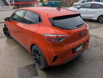 Photo 2 du bon plan RENAULT Clio 1.6 E-Tech 145ch full hybrid esprit Alpine - 24 occasion à 19900 €