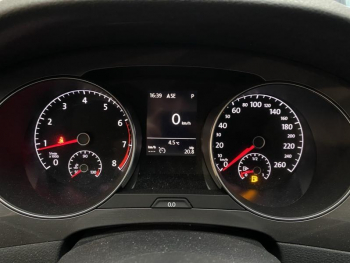 Photo 12 du bon plan VOLKSWAGEN Golf Sportsvan 1.4 TSI 125ch BlueMotion Technology Confortline DSG7 occasion à 18990 €