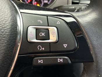 Photo 14 du bon plan VOLKSWAGEN Golf Sportsvan 1.4 TSI 125ch BlueMotion Technology Confortline DSG7 occasion à 18990 €