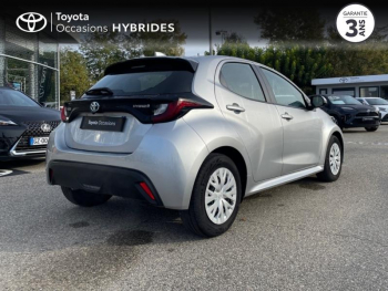 Photo 18 du bon plan TOYOTA Yaris 116h Dynamic Business 5p + Programme Beyond Zero Academy MY22 occasion à 18990 €