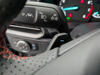 Photo 15 du bon plan FORD Puma 1.0 EcoBoost 125ch S&S mHEV ST-Line Design 2 Powershift occasion à 17900 €