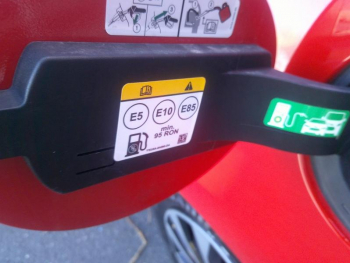 Photo 18 du bon plan FORD Fiesta 1.0 Flexifuel 95ch Titanium Business 5p occasion à 15500 €