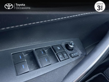 Photo 19 du bon plan TOYOTA Corolla 184h Dynamic Business occasion à 15990 €