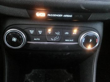 Photo 10 du bon plan FORD Fiesta 1.1 75ch Titanium Business 5p occasion à 13490 €