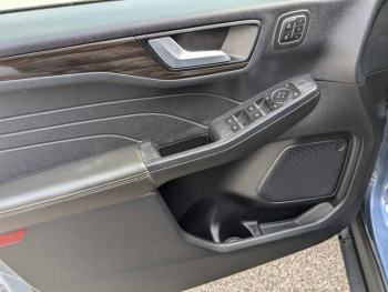 Photo 9 du bon plan FORD Kuga 2.5 Duratec 225ch PHEV Vignale BVA occasion à 24990 €