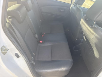 Photo 10 du bon plan TOYOTA Yaris HSD 100h Dynamic 5p occasion à 11490 €