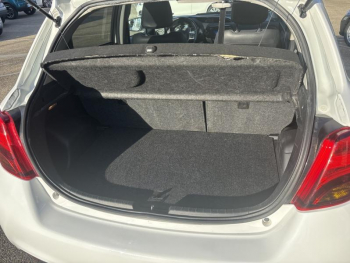 Photo 11 du bon plan TOYOTA Yaris HSD 100h Dynamic 5p occasion à 11490 €