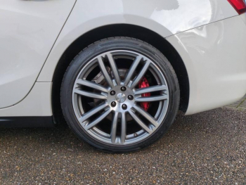 Photo 9 du bon plan MASERATI Ghibli 3.0 V6 275ch Diesel GranSport occasion à 28990 €