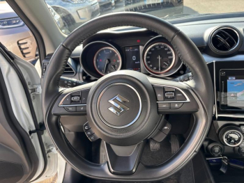 Photo 15 du bon plan SUZUKI Swift 1.2 Dualjet Hybrid 83ch Pack occasion à 15990 €