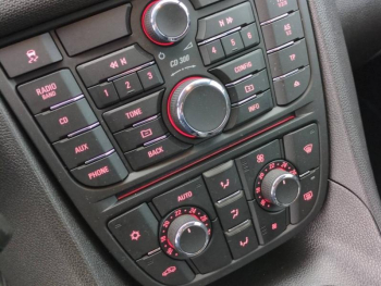 Photo 22 du bon plan OPEL Meriva 1.7 CDTI110 FAP Edition occasion à 5990 €