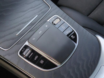 Photo 24 du bon plan MERCEDES-BENZ GLC 300 de 194+122ch AMG Line 4Matic 9G-Tronic occasion à 30900 €