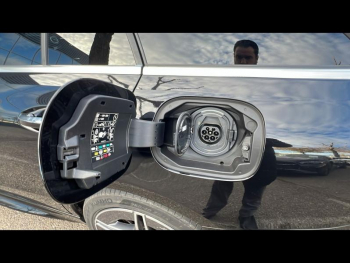 Photo 12 du bon plan MERCEDES-BENZ Classe C Break 300 e 204+129ch AMG Line occasion à 24900 €