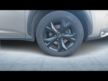 Photo 10 du bon plan LEXUS NX 300h 2WD Pack Business Euro6d-T occasion à 19900 €