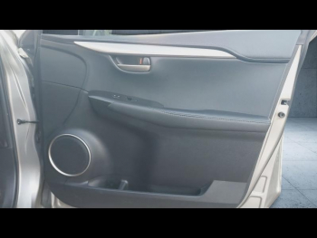 Photo 12 du bon plan LEXUS NX 300h 2WD Pack Business Euro6d-T occasion à 19900 €