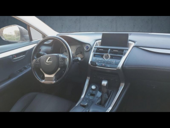 Photo 14 du bon plan LEXUS NX 300h 2WD Pack Business Euro6d-T occasion à 19900 €