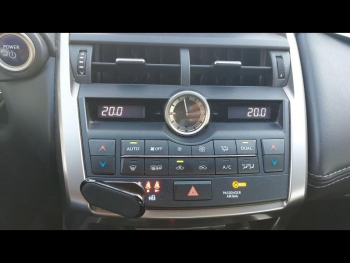 Photo 17 du bon plan LEXUS NX 300h 2WD Pack Business Euro6d-T occasion à 19900 €