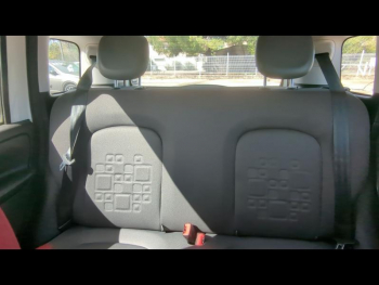 Photo 18 du bon plan FIAT Panda 1.2 8v 69ch Pop occasion à 7290 €