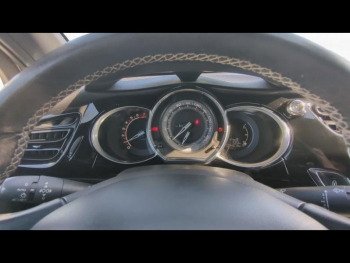 Photo 21 du bon plan DS DS 3 Cabrio PureTech 110ch So Chic S&S occasion à 9490 €