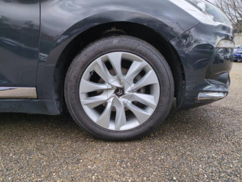 Photo 13 du bon plan CITROEN DS5 1.6 BlueHDi120 Be Chic S&S occasion à 7990 €
